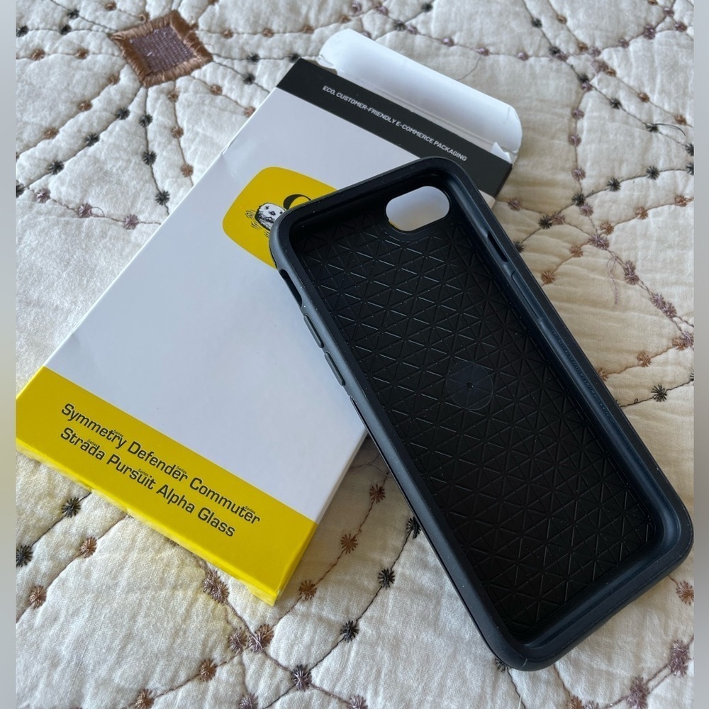 OTTERBOX- Symmetry Series case for I Phone SE